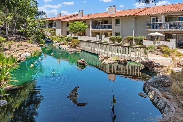 12007 Caminito Campana, San Diego CA: https://media.crmls.org/mediaz/3642166e-19aa-4008-8129-1512c67f1e3e.jpg