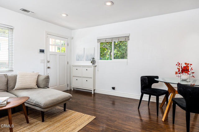 Detail Gallery Image 7 of 46 For 2285 Moss Ave, Los Angeles,  CA 90065 - 2 Beds | 3 Baths