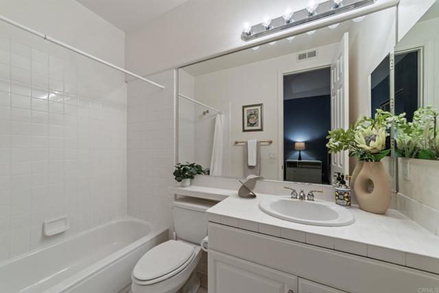 Detail Gallery Image 32 of 62 For 2216 Blossom Hill Ln, Escondido,  CA 92029 - 5 Beds | 4/1 Baths