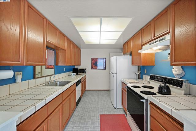 3754 N Stoneglen, Richmond CA: https://media.crmls.org/mediaz/3643a11d-f47d-41ee-b4bb-6684620b3f6f.jpg