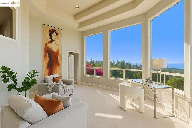 6413 Gwin Ct, Oakland CA: https://media.crmls.org/mediaz/3643a939-a784-4baa-b31a-d00a51e47675.jpg