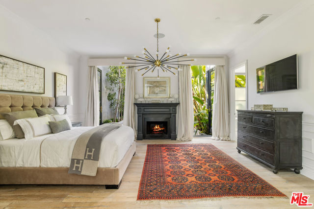 1457 Blue Jay Way, Los Angeles CA: https://media.crmls.org/mediaz/3643c111-e1b7-48fe-8f2b-152557a4d3ee.jpg