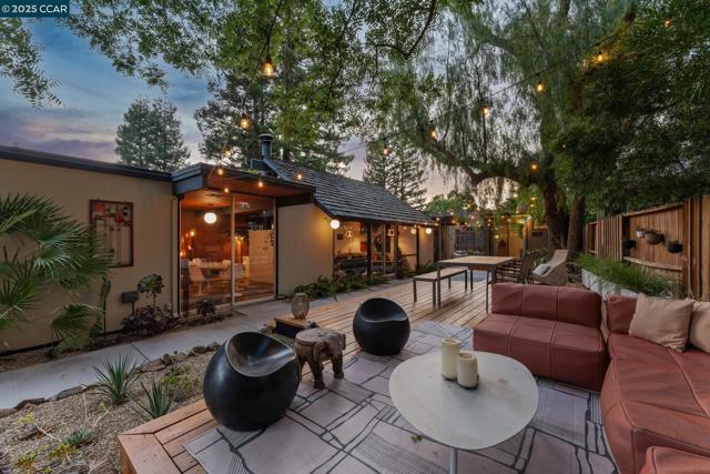 232 Clyde Dr, Walnut Creek CA: https://media.crmls.org/mediaz/36440729-6585-4fe4-b84f-c031fe966d2d.jpg