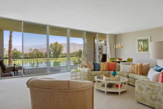 900 Island Drive, Rancho Mirage CA: https://media.crmls.org/mediaz/3644ae60-32ed-4ea3-b965-b01a368edc12.jpg