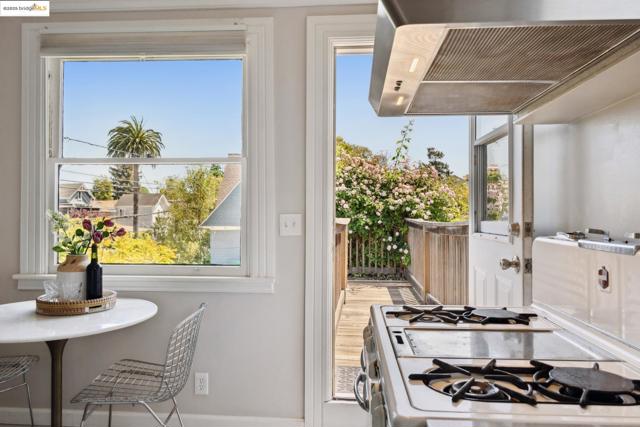 1042 Santa Clara Ave, Alameda CA: https://media.crmls.org/mediaz/3645125e-2045-410e-8db9-308ecacd132c.jpg