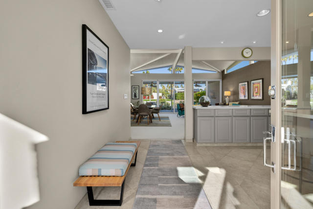 246 E Avenida Granada, Palm Springs, CA 92264
