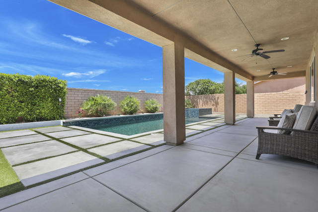 41399 Manchester Street, Indio CA: https://media.crmls.org/mediaz/364617de-21bb-447f-b82c-5dd8f39a5e8b.jpg