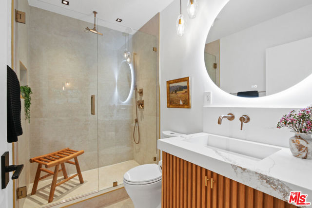 3620 5th Avenue, Los Angeles CA: https://media.crmls.org/mediaz/36463946-8a77-4b97-a072-610ac77c18f1.jpg