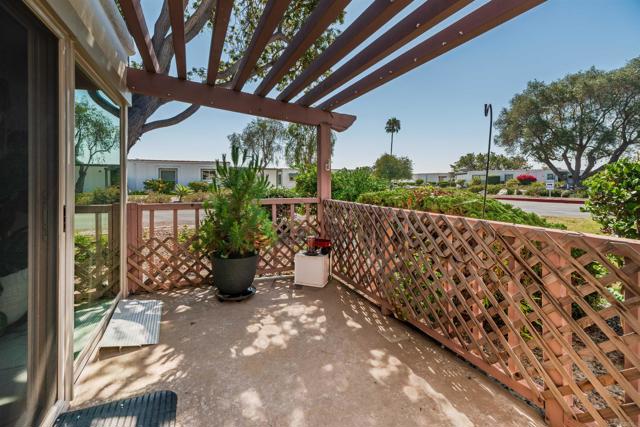 Detail Gallery Image 6 of 33 For 3621 Vista Campana #64,  Oceanside,  CA 92057 - 2 Beds | 2 Baths