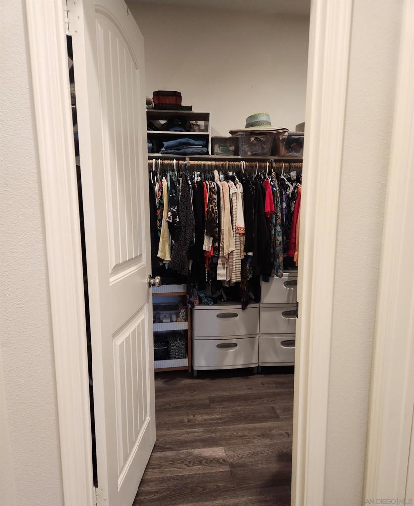 https://media.crmls.org/mediaz/364803b8-8a48-42f4-b06b-763c6015aeca.jpg?preset=X-Large