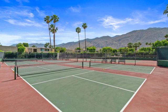 1366 Tiffany N Circle, Palm Springs CA: https://media.crmls.org/mediaz/3648bd3c-fea1-434a-957e-121ab2b4823c.jpg