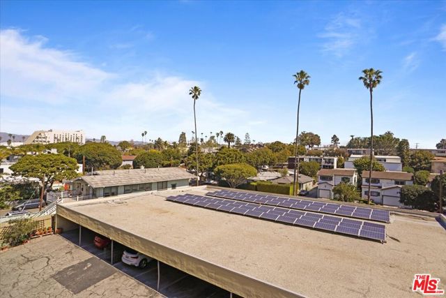 2311 4th Street, Santa Monica CA: https://media.crmls.org/mediaz/3648fa51-6639-4034-a0a8-ec145c408c4c.jpg