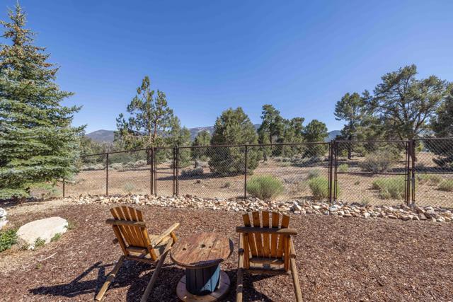 1239 E Alpinview Drive, Big Bear CA: https://media.crmls.org/mediaz/36495535-787c-4db6-ab77-c93ab6f73e34.jpg