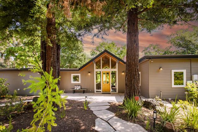 13945 Vista Regina, Saratoga CA: https://media.crmls.org/mediaz/36496846-8415-470a-b5db-0b810b39a0ad.jpg