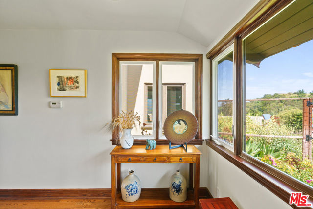 2303 Tuna Canyon Road, Topanga CA: https://media.crmls.org/mediaz/364a59d8-20d0-4740-b707-66f7cc02290e.jpg