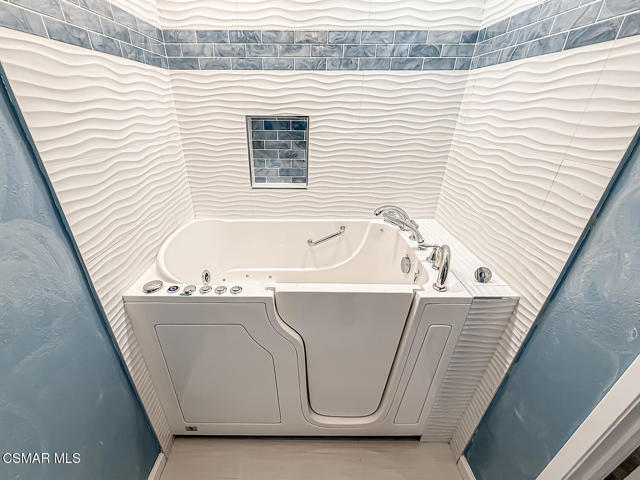 2098 Covington Avenue, Simi Valley CA: https://media.crmls.org/mediaz/364ab5cf-95b8-4623-a474-f4cac6b90531.jpg