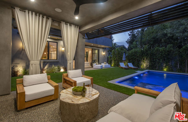 4112 Shadyglade Avenue, Studio City CA: https://media.crmls.org/mediaz/364ac3b6-687c-4b1c-84e2-b1a8e536e8ea.jpg