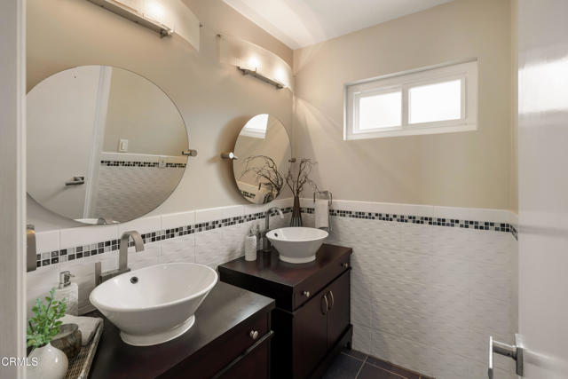 872 Flores De Oro, South Pasadena CA: https://media.crmls.org/mediaz/364aeb31-7d71-46df-8718-5fca4db10e86.jpg