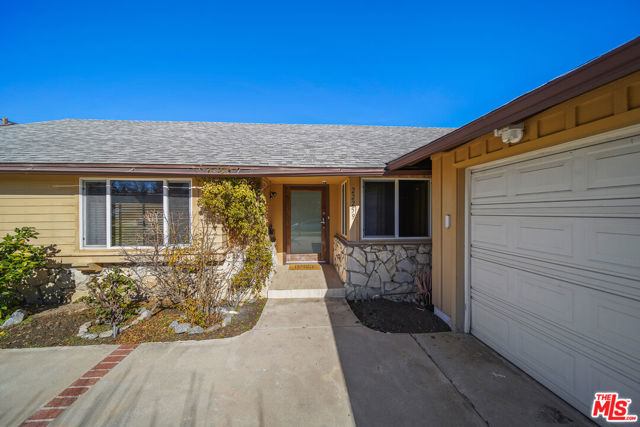 22259 Hart Street photo 4