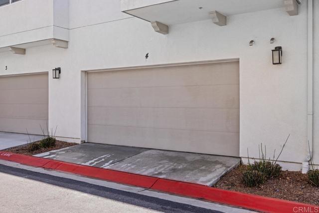 2040 Mindoro Lane, Chula Vista CA: https://media.crmls.org/mediaz/364b27d6-6d58-4f3a-9698-d90c6b32a76b.jpg