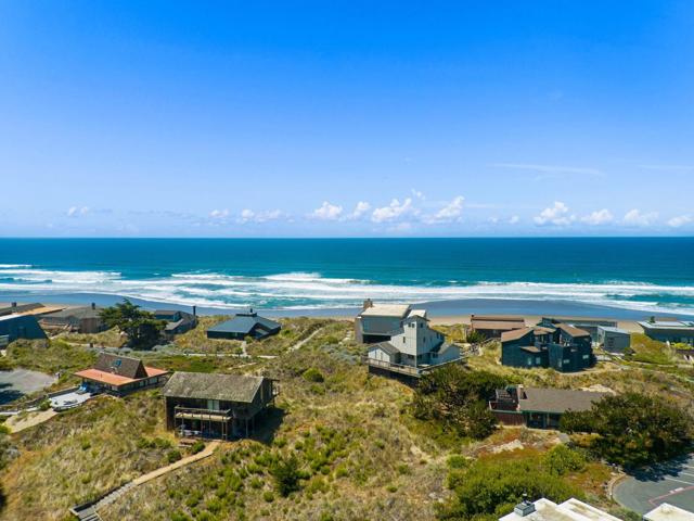 66 Avocet Circle, Watsonville CA: https://media.crmls.org/mediaz/364b4d5b-1db0-4087-94a6-a524283f7e1f.jpg