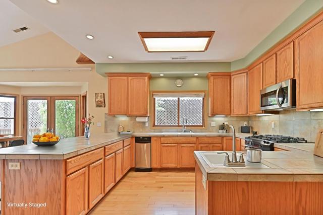 18757 Sunrise Way, Tuolumne CA: https://media.crmls.org/mediaz/364b8754-0700-4e8c-ab9f-6914b7c4fe90.jpg