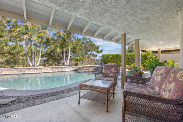 3901 Via Verde, Thousand Oaks CA: https://media.crmls.org/mediaz/364cca04-ba39-4cee-9382-053bb30ec3bf.jpg
