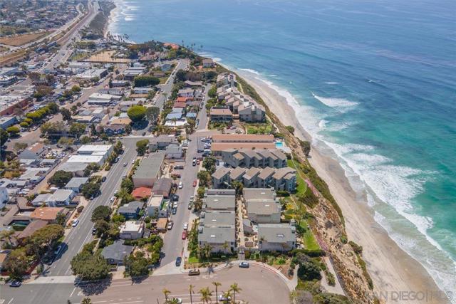 940 Sealane Dr, Encinitas CA: https://media.crmls.org/mediaz/364d0414-fa39-43b7-8216-e30fc476192b.jpg