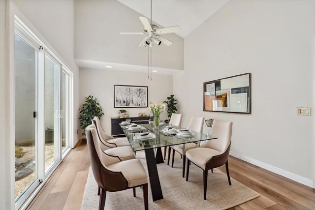 1608 Caminito Asterisco, La Jolla CA: https://media.crmls.org/mediaz/364d35fa-d44c-43c1-9cdc-33a415f7c66c.jpg