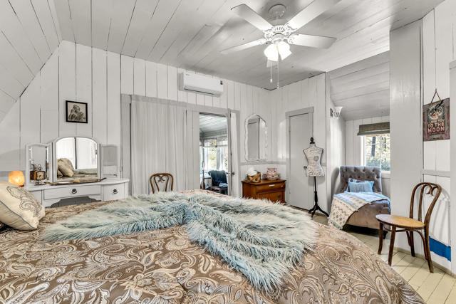25585 Alderwood St Street, Idyllwild CA: https://media.crmls.org/mediaz/364e0802-c7a3-4fe1-8e7f-d487bf18779e.jpg