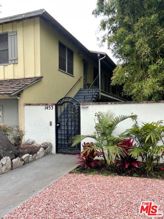 1453 S Westgate Avenue, Los Angeles CA: https://media.crmls.org/mediaz/364e68f2-f19a-41ba-a7e7-45af674b12e0.jpg