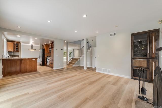 Detail Gallery Image 11 of 25 For 5133 Biltmore, San Diego,  CA 92117 - 3 Beds | 2/1 Baths