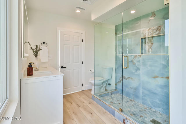 26200 Lockwood Road, Malibu CA: https://media.crmls.org/mediaz/364f108d-c329-4ea1-bc28-d22a18f1183d.jpg