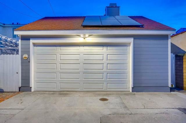 75 Corinthian Walk, Long Beach CA: https://media.crmls.org/mediaz/364f707a-c4ae-4617-af71-fcbd20d20b0c.jpg