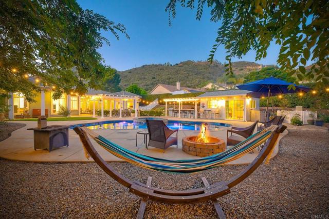 Detail Gallery Image 2 of 71 For 2507 Walinca Way, Vista,  CA 92084 - 4 Beds | 4 Baths