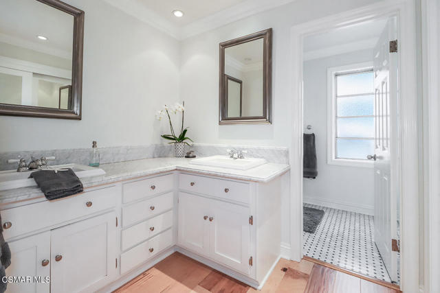90 Sherwood Drive, Westlake Village CA: https://media.crmls.org/mediaz/364f9bda-7134-4cbb-9ce2-da626faa7037.jpg