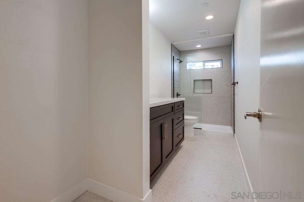 MLS #250032138SD img 21