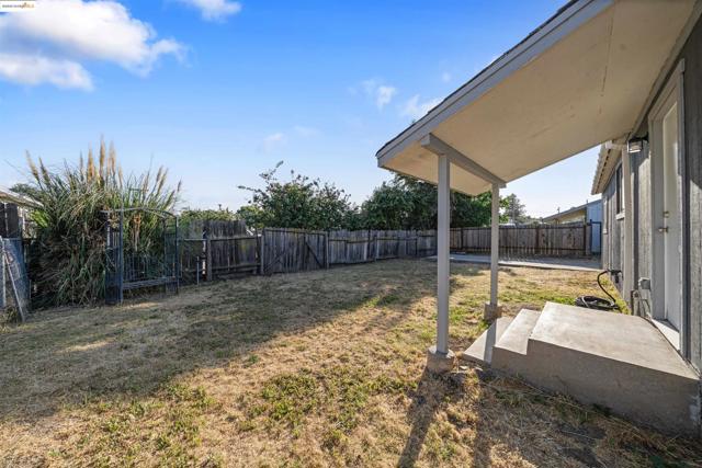 4040 Ellis Rd, Martinez CA: https://media.crmls.org/mediaz/364fd83b-fd83-44cf-b45a-c11e573063fa.jpg
