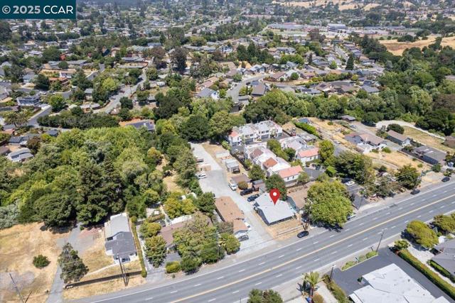 4825 San Pablo Dam Rd, El Sobrante CA: https://media.crmls.org/mediaz/364fef69-d034-4603-a104-4af1e9785d10.jpg