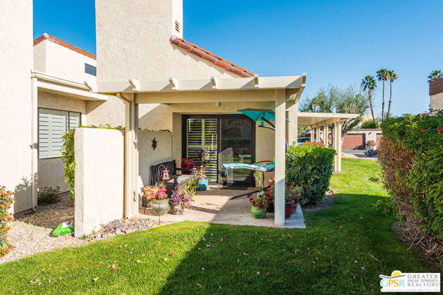 422 Forest Hills Drive, Rancho Mirage CA: https://media.crmls.org/mediaz/36505491-fd52-45cd-bd73-5ef0397aa41c.jpg