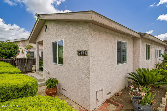 1520 W 107th Street, Los Angeles CA: https://media.crmls.org/mediaz/3650bac9-17e7-424e-9044-009b626e4e79.jpg