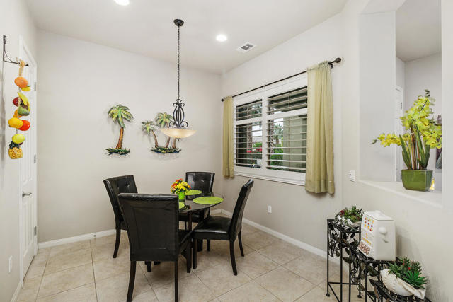 81390 Corte Trigo, Indio CA: https://media.crmls.org/mediaz/36518c39-d4b5-4a8e-a089-968a045a8c5d.jpg