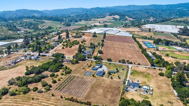 261 Wheelock Road, Watsonville CA: https://media.crmls.org/mediaz/3652097b-688e-416f-a379-8d563aed67a6.jpg