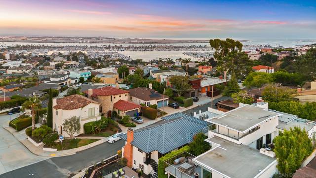 3301 Trumbull St, San Diego CA: https://media.crmls.org/mediaz/36524e21-13ef-4cff-b55d-205c0bc9288d.jpg