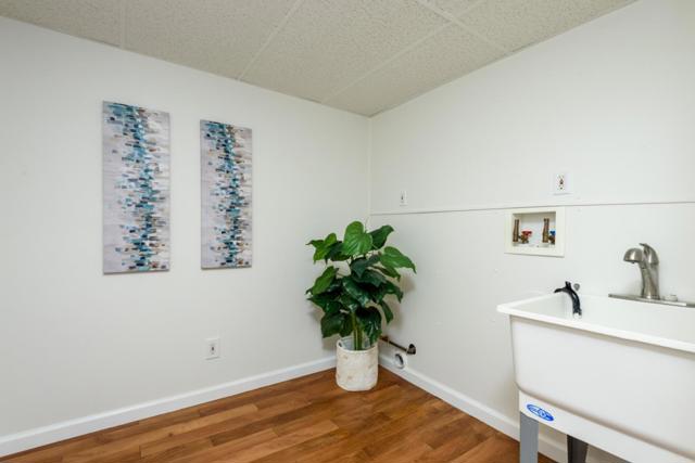4 Royce Way, Daly City CA: https://media.crmls.org/mediaz/3652522c-7fe8-4033-8e6c-e75231f5342e.jpg