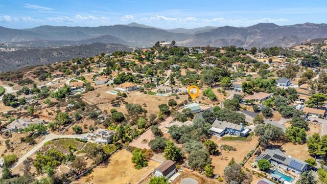 2461 Denova Drive, Alpine CA: https://media.crmls.org/mediaz/36526a15-d8d2-48ee-8bdd-1fc69797fb3b.jpg