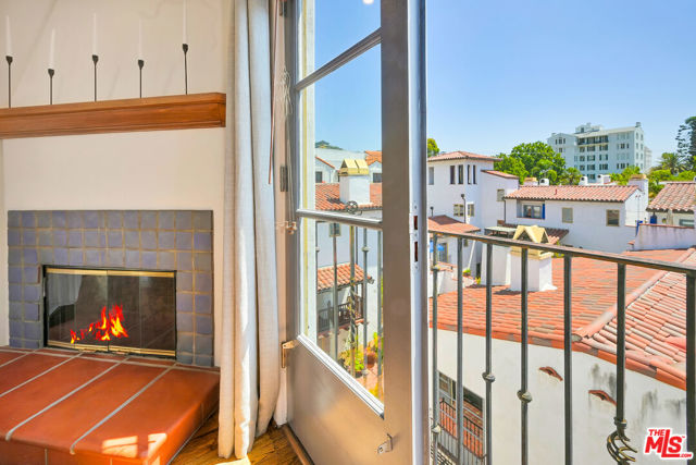 1414 N Harper Avenue, West Hollywood CA: https://media.crmls.org/mediaz/36535d98-242d-4af6-a9d8-3a4ca9c7174b.jpg