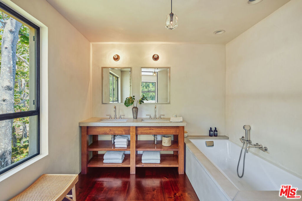 MLS #26865757 image #21