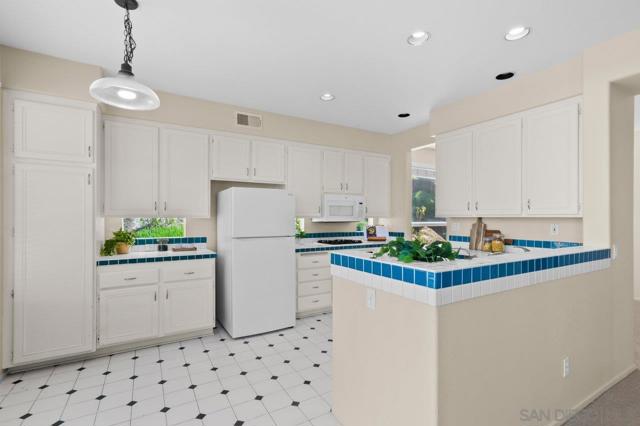 13583 Scarsdale Way, San Diego CA: https://media.crmls.org/mediaz/3653e9b0-5239-48d0-82a2-7fb2a239a4fa.jpg