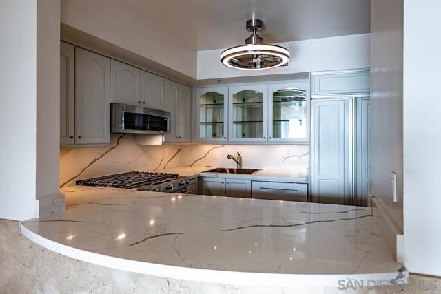 500 W Harbor Dr, San Diego CA: https://media.crmls.org/mediaz/3654ef71-04c9-438d-acc1-d7ad3d69f020.jpg